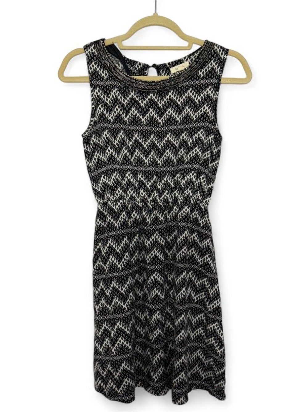 Sleeveless Black and White Patterned Casual Dress